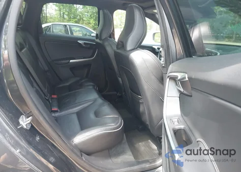 2014 Volvo Xc60 T6 R-Design Platinum z USA, uszkodzony, nr VIN YV4902DZ4E2555246